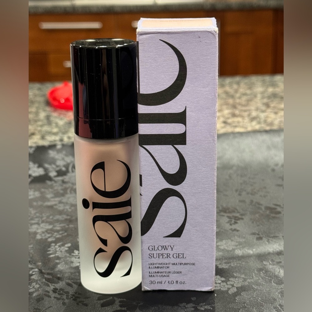 Saie Glowy Super Gel Illuminator in Warmglow